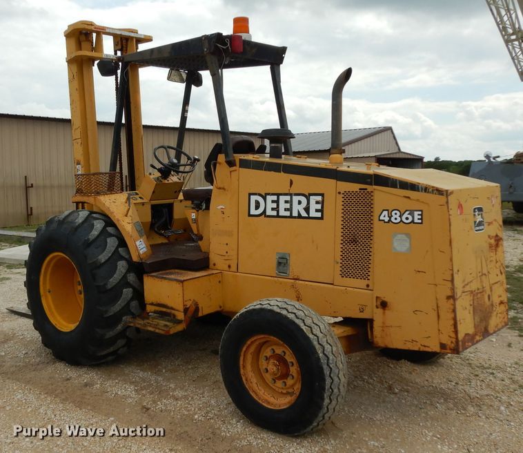 image for item DG6836 2001 John Deere 486E forklift