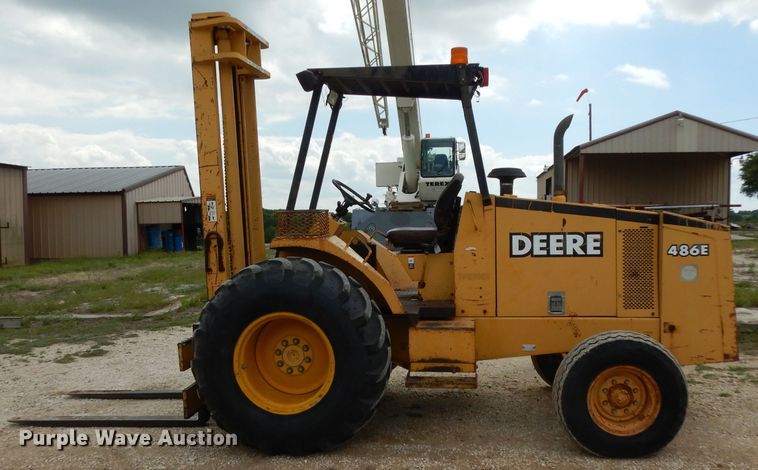 image for item DG6836 2001 John Deere 486E forklift