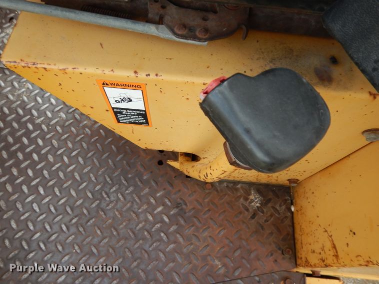 image for item DG6836 2001 John Deere 486E forklift