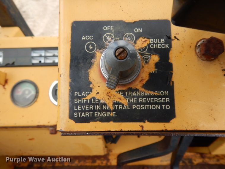 image for item DG6836 2001 John Deere 486E forklift