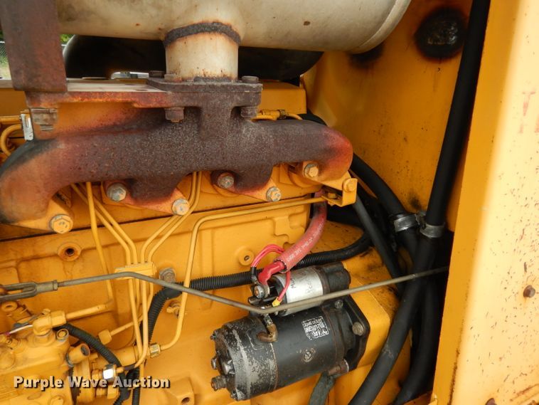 image for item DG6836 2001 John Deere 486E forklift