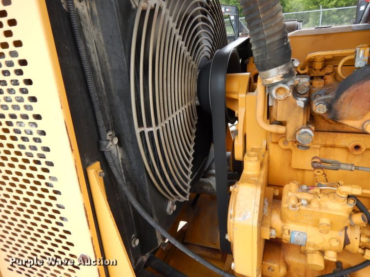 image for item DG6836 2001 John Deere 486E forklift