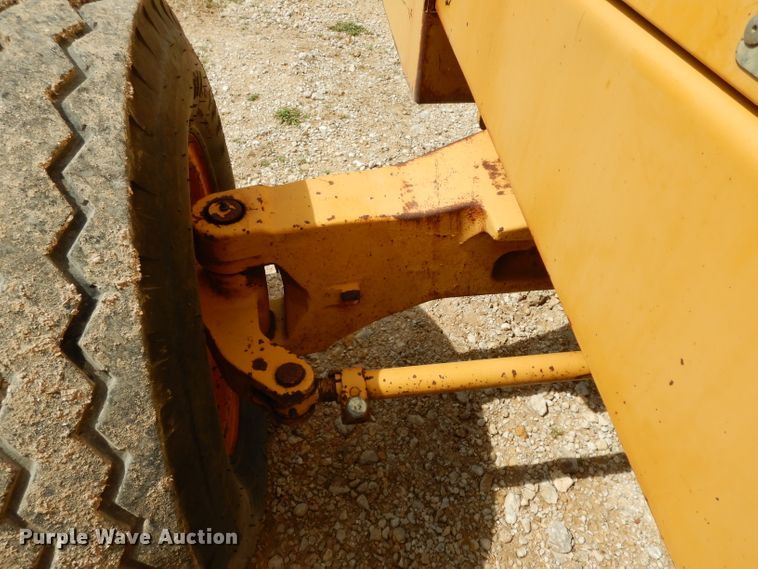 image for item DG6836 2001 John Deere 486E forklift