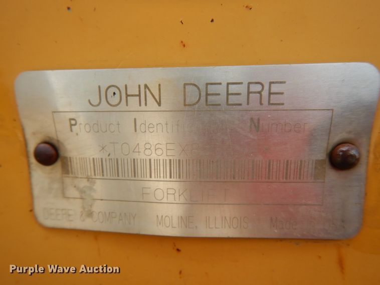 image for item DG6836 2001 John Deere 486E forklift