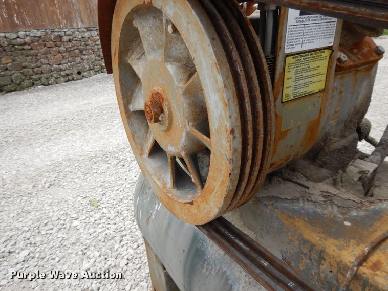 image for item DG7779 Ingersoll Rand  air compressor