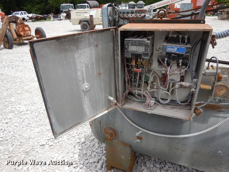 image for item DG7779 Ingersoll Rand  air compressor