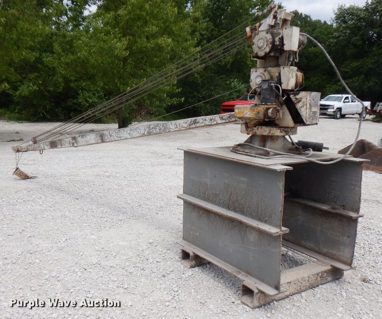 image for item DG7783 Auto Crane