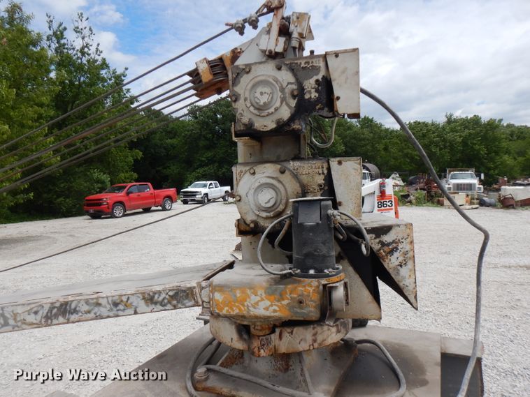 image for item DG7783 Auto Crane