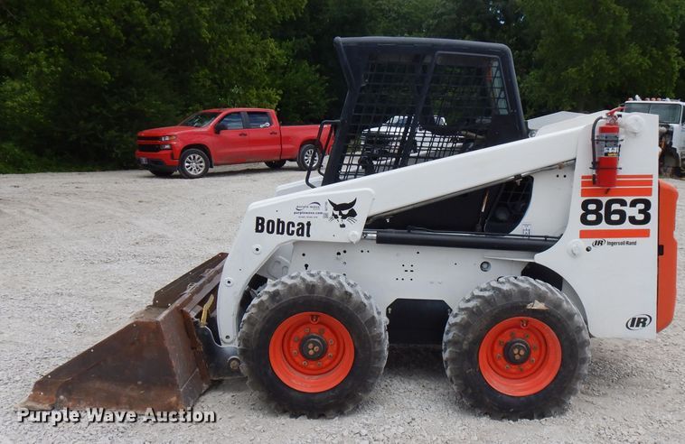 image for item DG7788 2000 Bobcat 863  skid steer loader