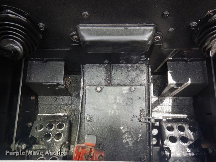 image for item DG7788 2000 Bobcat 863  skid steer loader