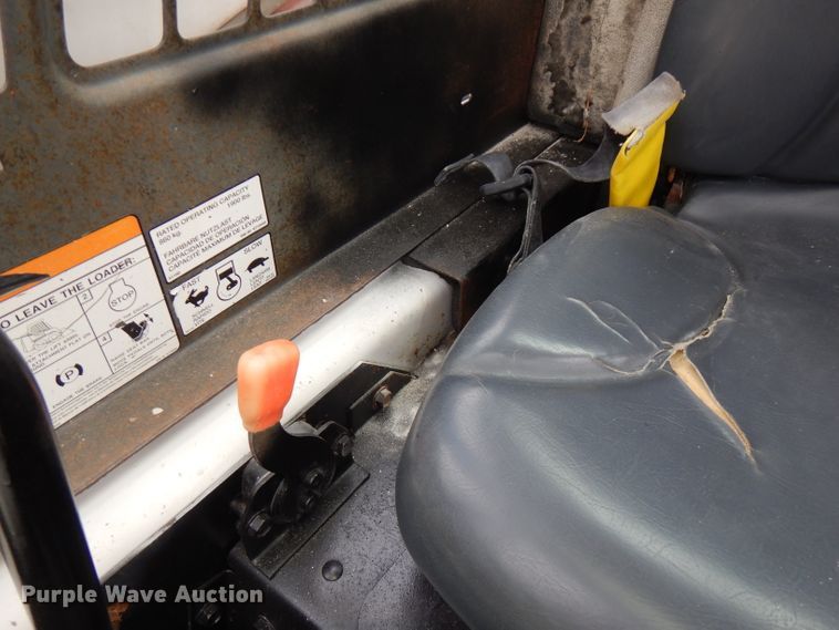 image for item DG7788 2000 Bobcat 863  skid steer loader