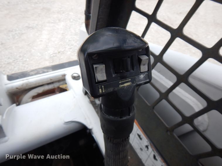image for item DG7788 2000 Bobcat 863  skid steer loader