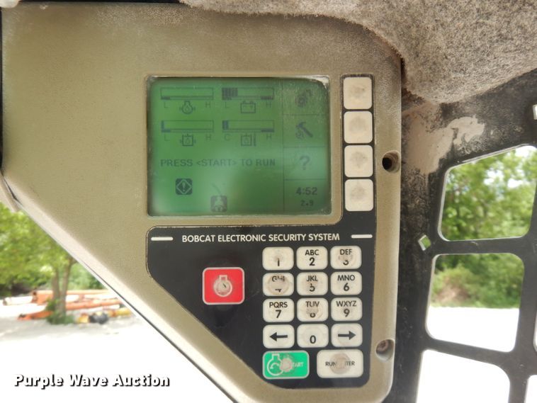 image for item DG7788 2000 Bobcat 863  skid steer loader