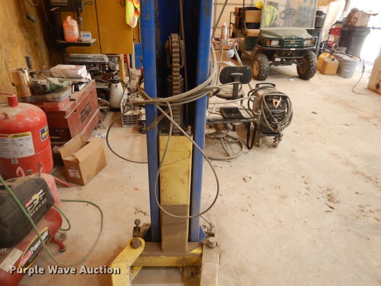 image for item DG7789 Titan two post automotive lift