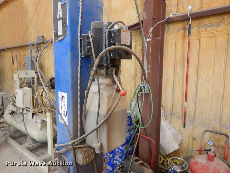 image for item DG7789 Titan two post automotive lift