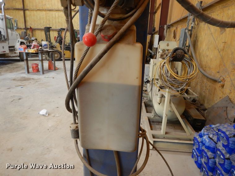 image for item DG7789 Titan two post automotive lift