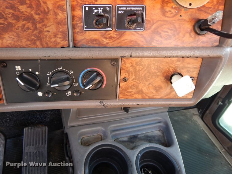 image for item DG7823 2002 Kenworth W900  ready mix truck