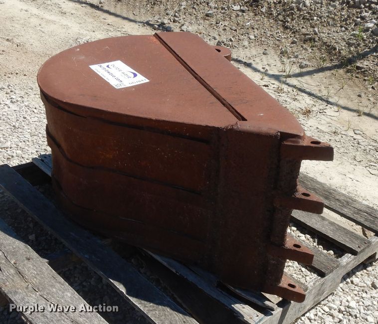 image for item DG7843 John Deere 310D backhoe bucket