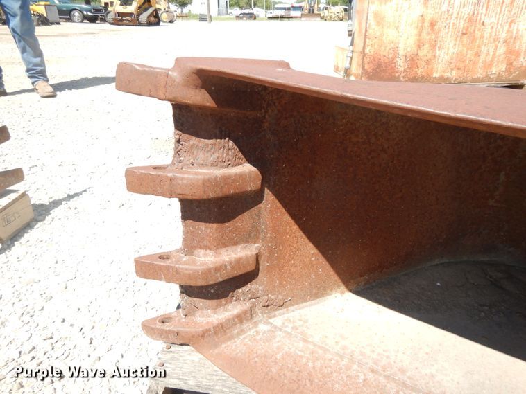 image for item DG7843 John Deere 310D backhoe bucket