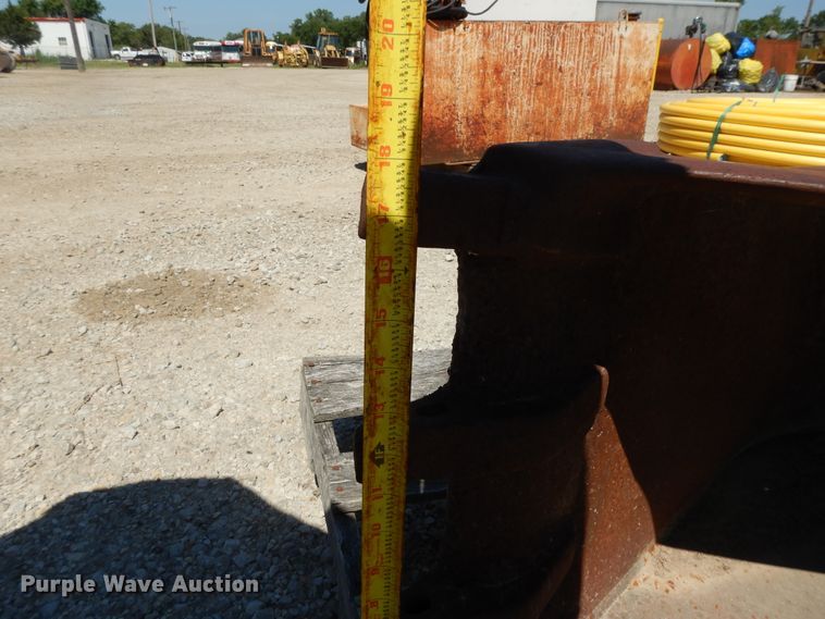 image for item DG7843 John Deere 310D backhoe bucket