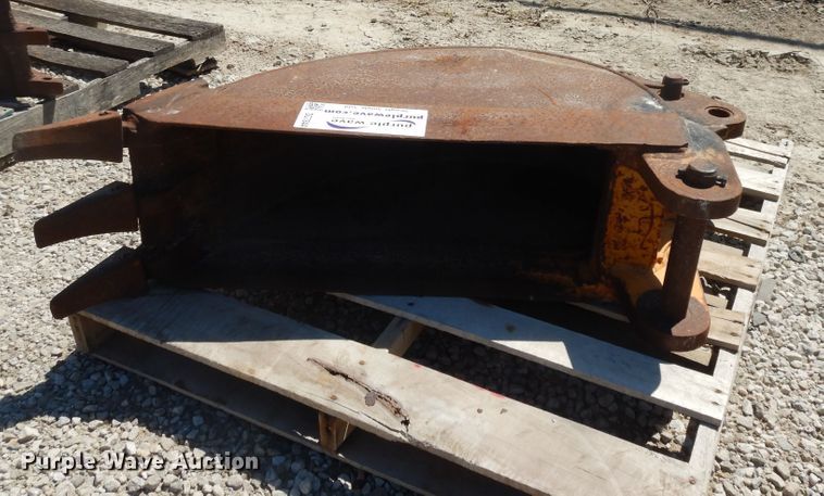 image for item DG7844 John Deere 310D backhoe bucket