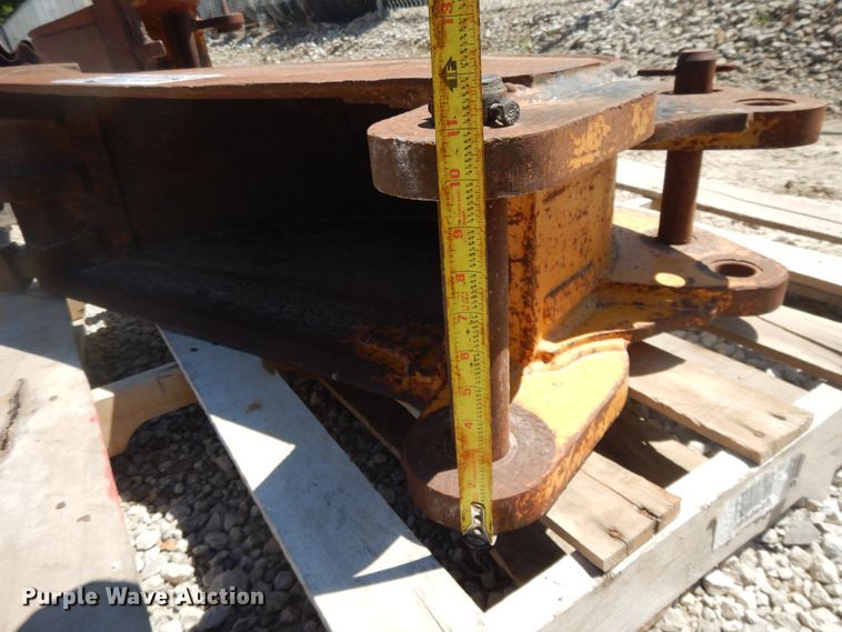 image for item DG7844 John Deere 310D backhoe bucket