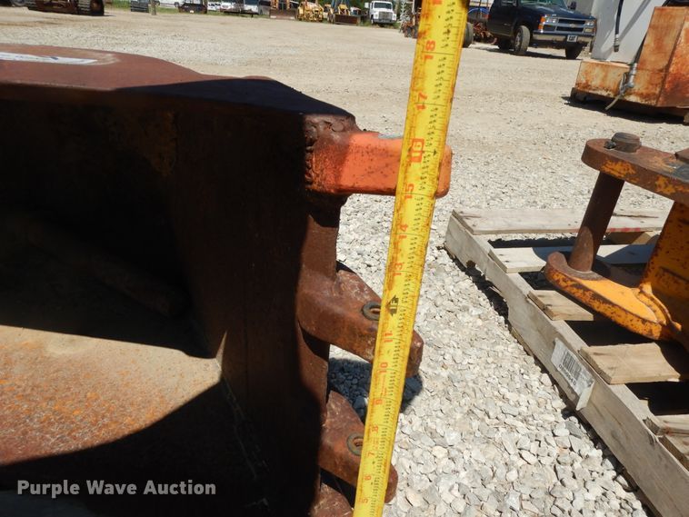 image for item DG7845 Caterpillar 416C backhoe bucket