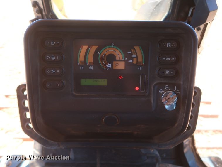 image for item DH0926 2010 Komatsu D39EX-22  dozer