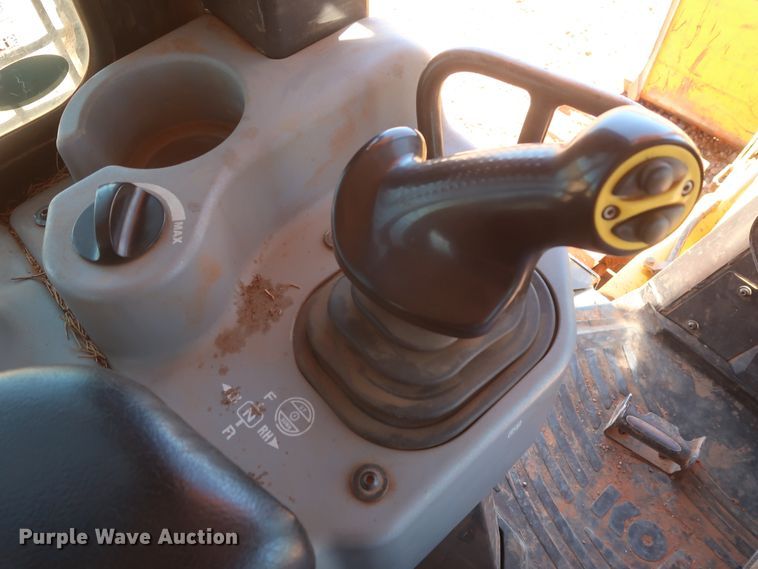 image for item DH0926 2010 Komatsu D39EX-22  dozer