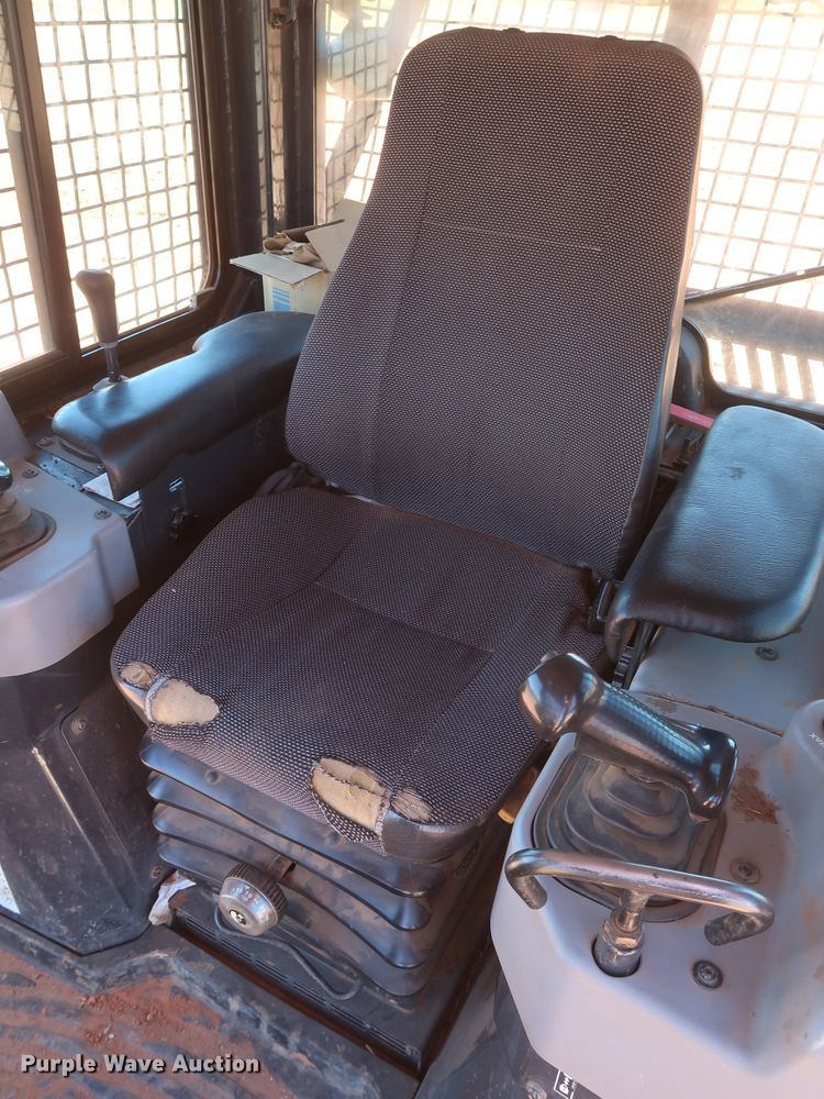 image for item DH0926 2010 Komatsu D39EX-22  dozer