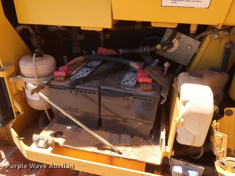 image for item DH0926 2010 Komatsu D39EX-22  dozer