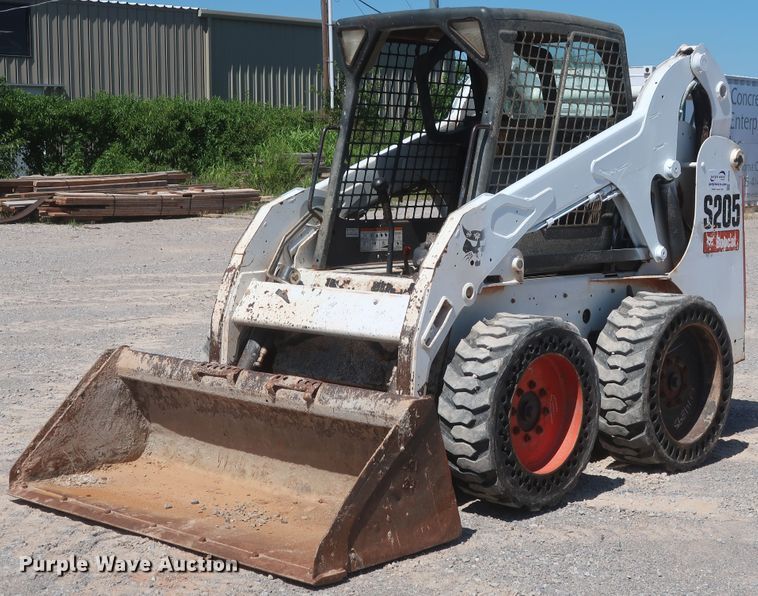 image for item DH0934 2011 Bobcat S205  skid steer loader