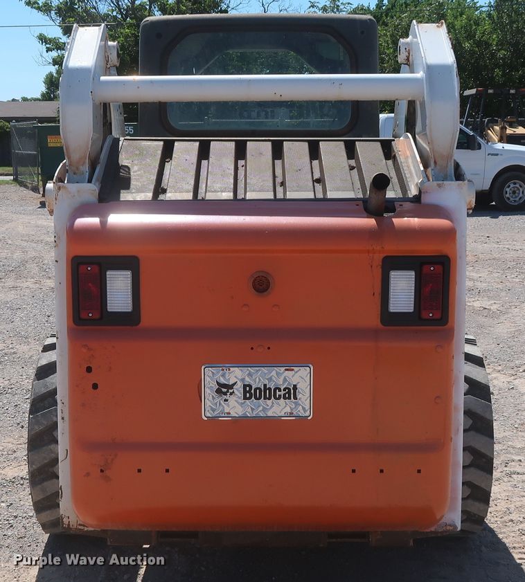 image for item DH0934 2011 Bobcat S205  skid steer loader