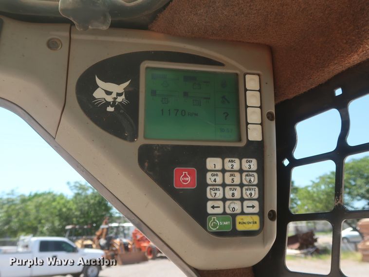 image for item DH0934 2011 Bobcat S205  skid steer loader