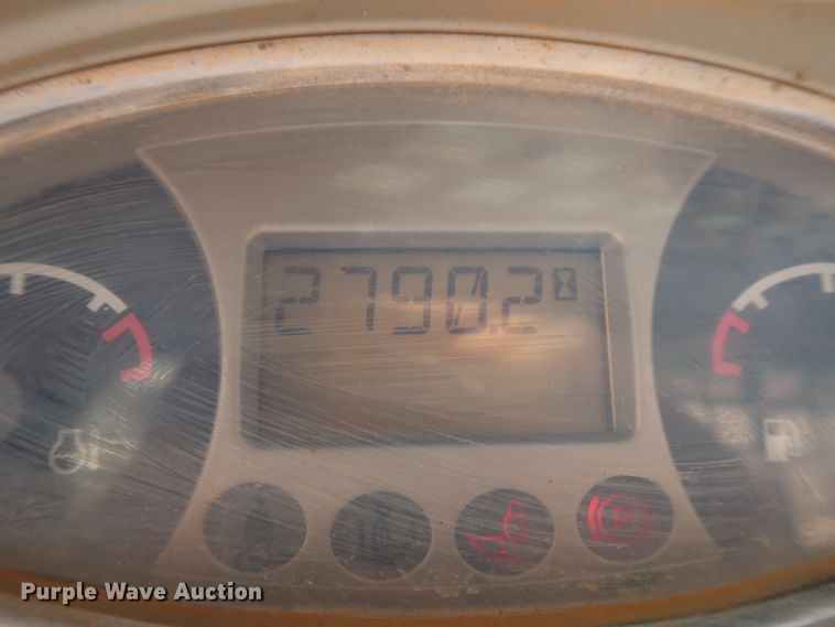 image for item DH0934 2011 Bobcat S205  skid steer loader