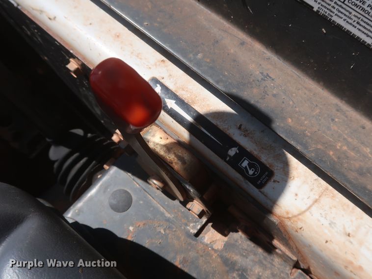 image for item DH0934 2011 Bobcat S205  skid steer loader