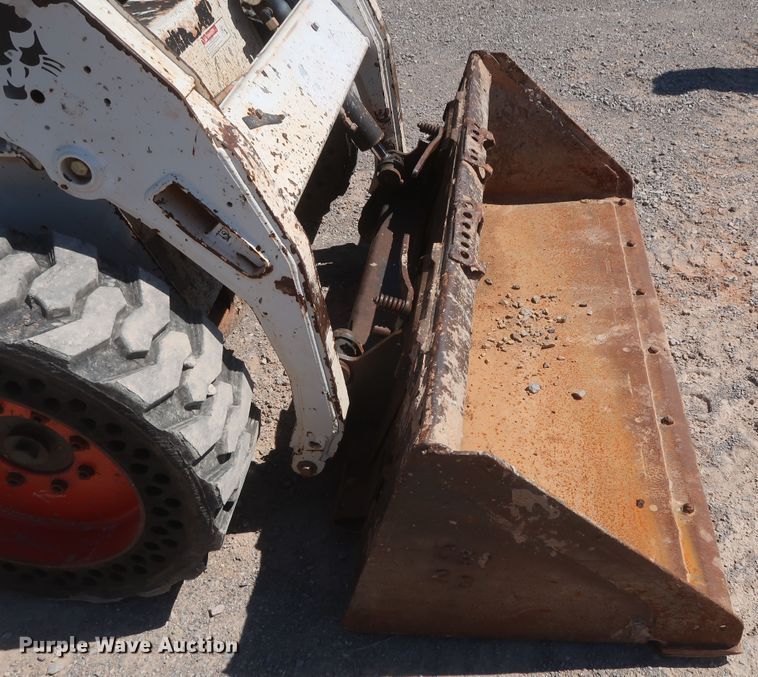 image for item DH0934 2011 Bobcat S205  skid steer loader