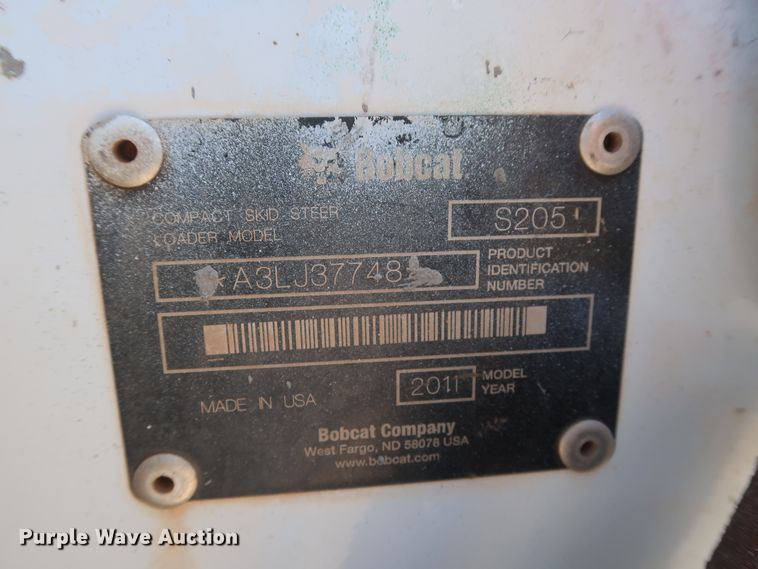 image for item DH0934 2011 Bobcat S205  skid steer loader
