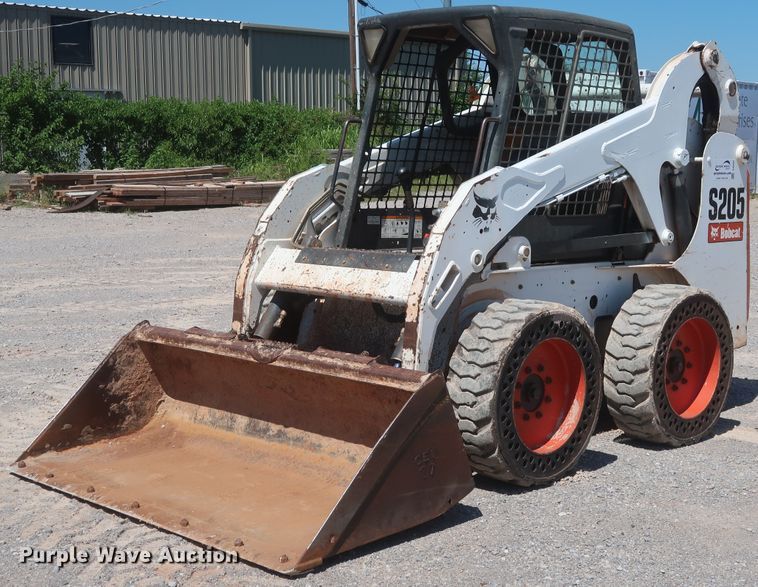 image for item DH0935 2011 Bobcat S205  skid steer loader