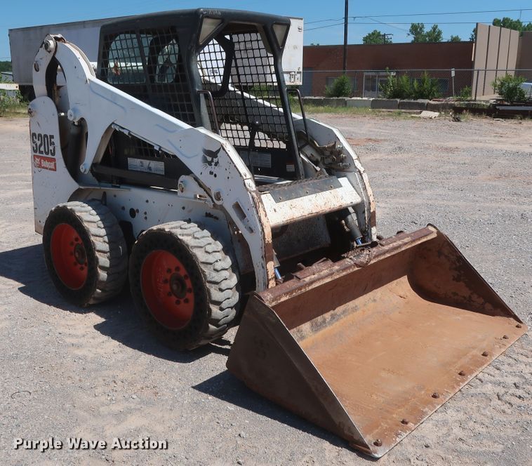 image for item DH0935 2011 Bobcat S205  skid steer loader
