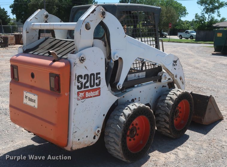 image for item DH0935 2011 Bobcat S205  skid steer loader