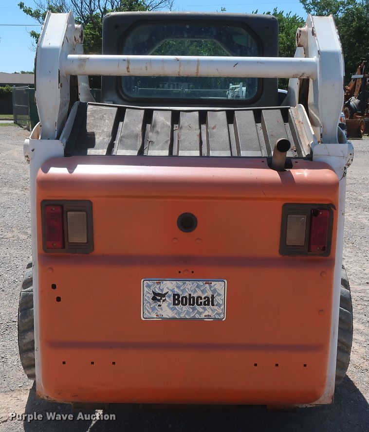 image for item DH0935 2011 Bobcat S205  skid steer loader