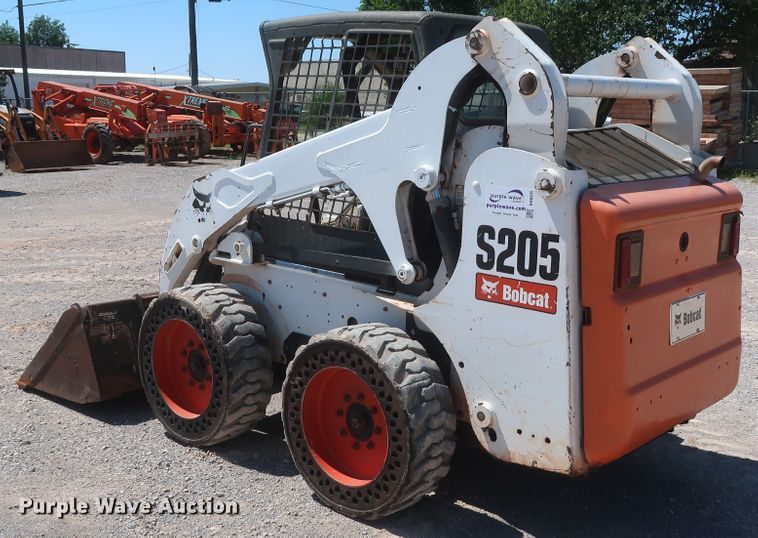 image for item DH0935 2011 Bobcat S205  skid steer loader