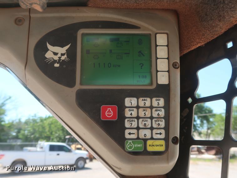 image for item DH0935 2011 Bobcat S205  skid steer loader