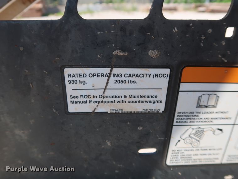 image for item DH0935 2011 Bobcat S205  skid steer loader