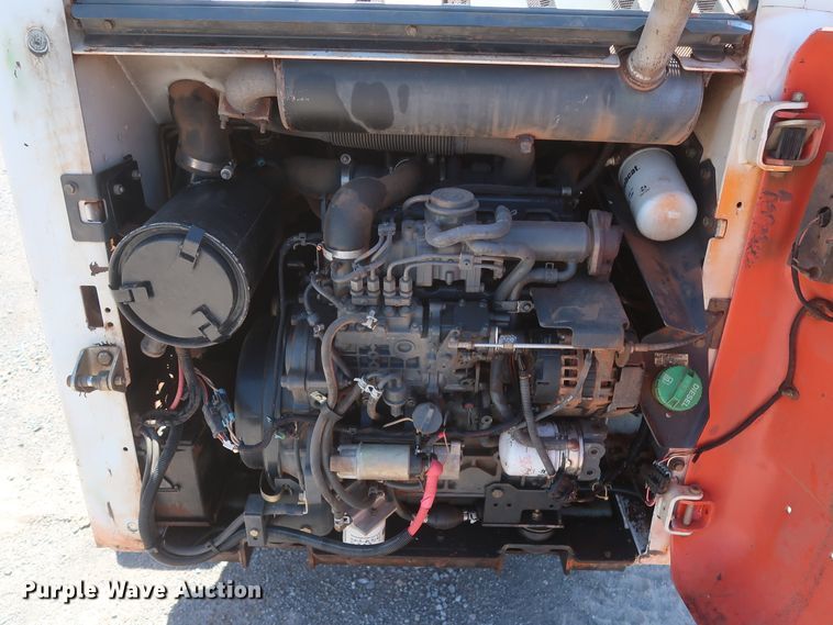 image for item DH0935 2011 Bobcat S205  skid steer loader