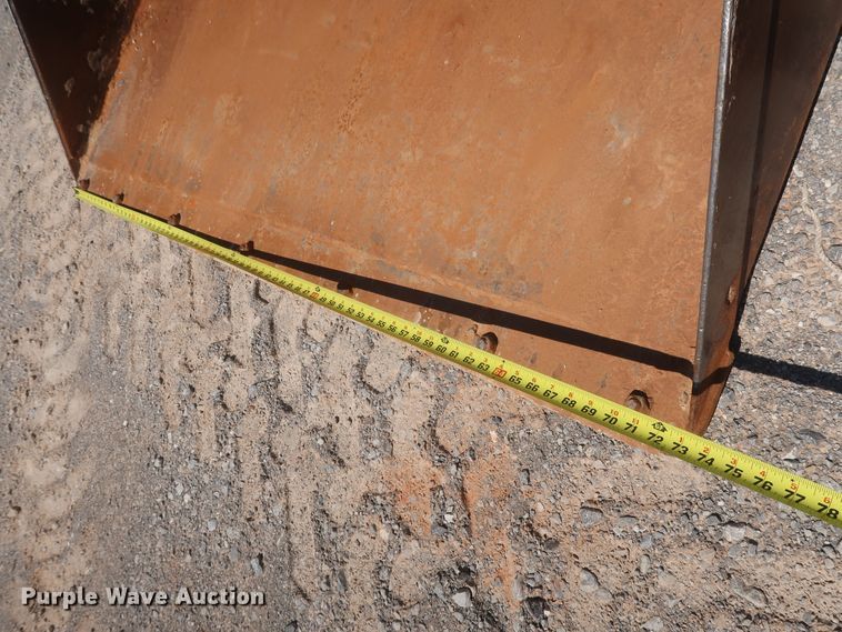 image for item DH0935 2011 Bobcat S205  skid steer loader