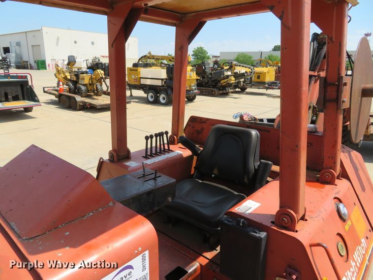 image for item DH1009 1993 Ditch Witch HT100  crawler cable plow