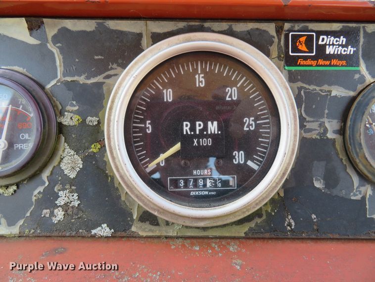 image for item DH1009 1993 Ditch Witch HT100  crawler cable plow