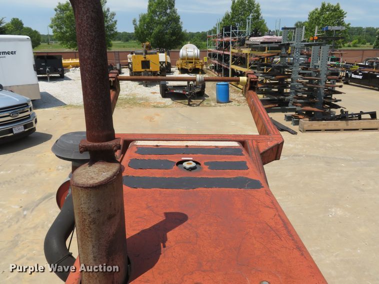 image for item DH1009 1993 Ditch Witch HT100  crawler cable plow